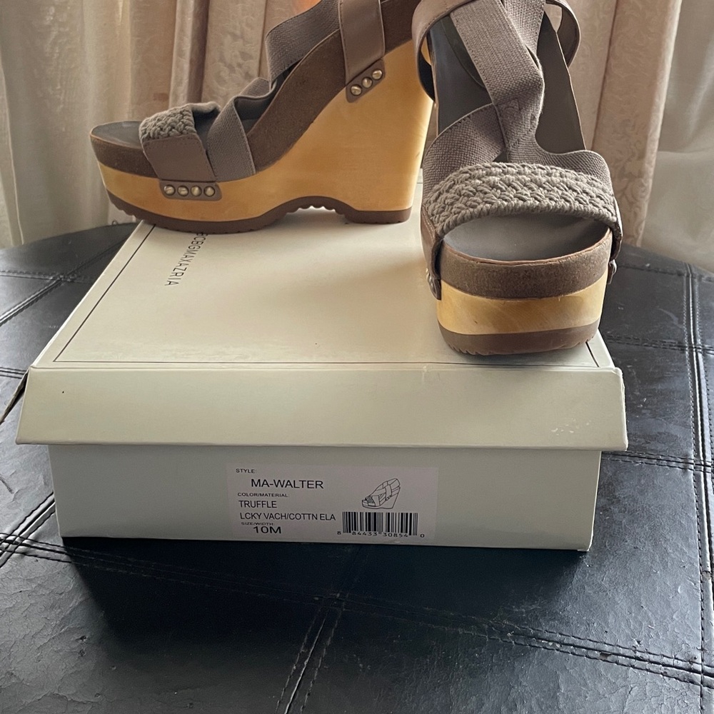 Wedge style BCBGMAXAZRIA shoes!